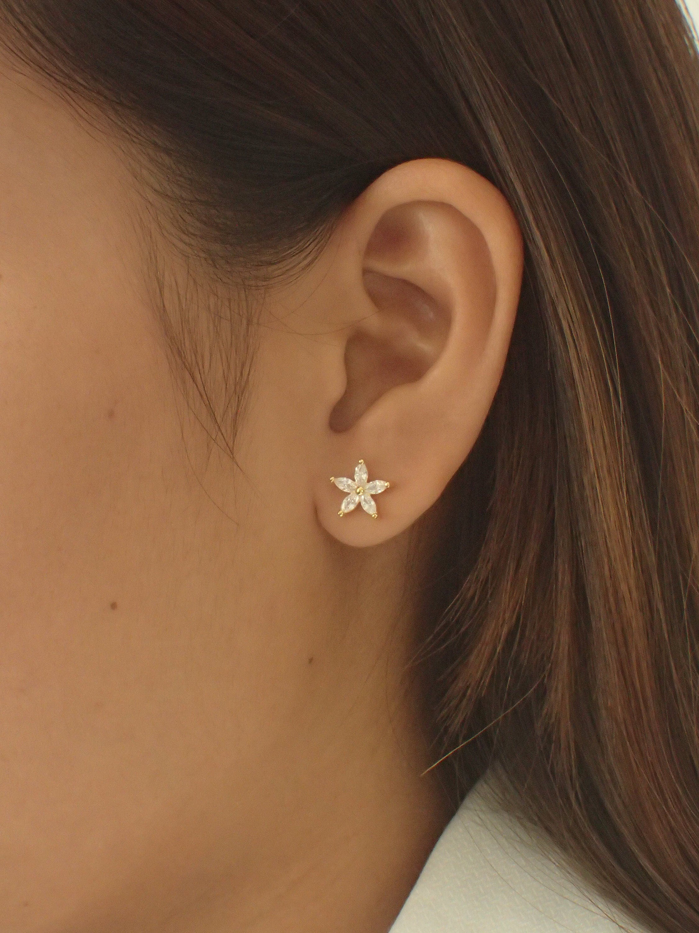 Marquise Stud Earrings / Marquise Cut Diamo2nd Earrings / Minimalist Flower Earrings / Bridesmaid Gifts